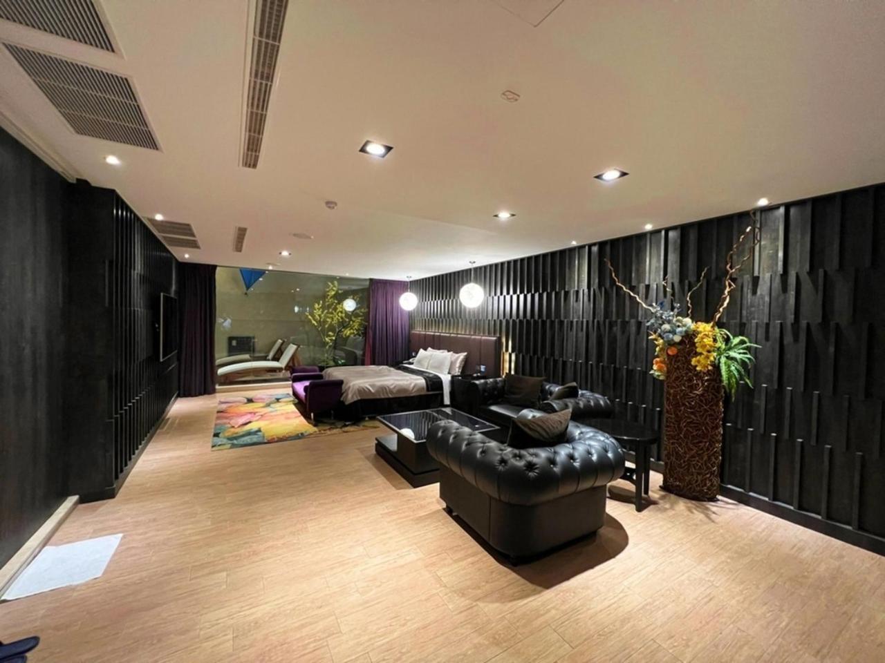 Aquarius Motel Taichung Exterior photo